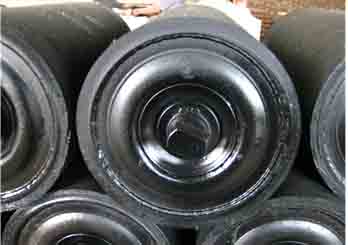 Rubber coating conveyor roller